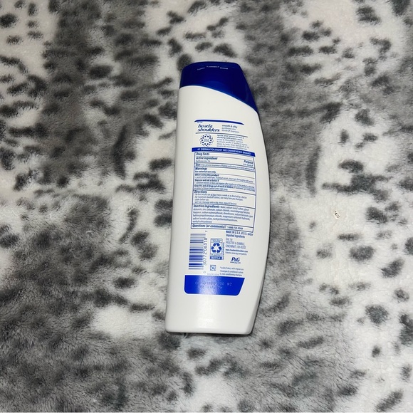 Head & shoulders shampoo - Picture 5 of 6